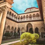 Scopri la magia di Siviglia: i luoghi da non perdere per la tua vacanza