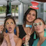 Il bello di fare festa: esprimere emozioni positive